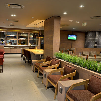 Bidvest Premier Lounge - lounging and beverages station